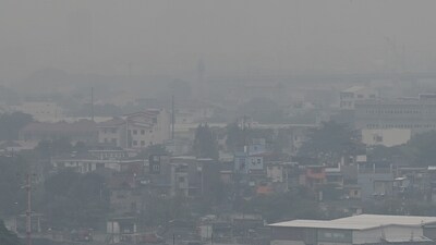 The Manila skyline is seen shrouded in smog on September 22, 2023. (AFP) The Manila skyline is seen shrouded in smog on September 22, 2023. (AFP)