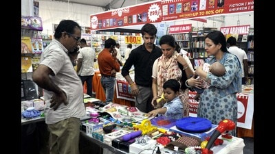 Visitors and book enthusiasts at the 20th National Book Fair, in Lucknow, on Friday. (HT Photo) Visitors and book enthusiasts at the 20th National Book Fair, in Lucknow, on Friday. (HT Photo)