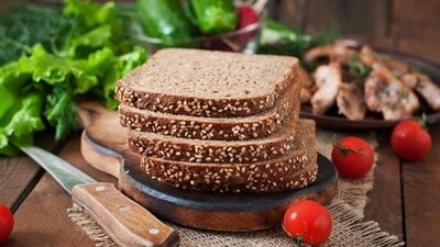 Whole grains are linked to a lower risk of heart disease. Oats and barley provide beta-glucan, a soluble fibre that is very effective at lowering 'bad' LDL cholesterol. (Shutterstock) Whole grains are linked to a lower risk of heart disease. Oats and barley provide beta-glucan, a soluble fibre that is very effective at lowering 'bad' LDL cholesterol. (Shutterstock)