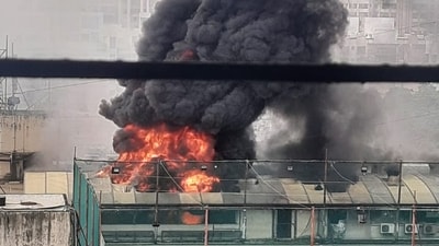 Massive fire breaks out in Mumbai's Heera Panna mall Massive fire breaks out in Mumbai's Heera Panna mall
