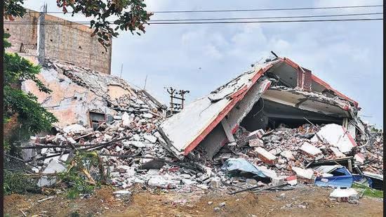 The FORA president said, “HSVP has turned a blind eye to the encroachment in market verandas. It has failed to check food vans occupying busy parking areas in city markets.” (HT file photo for representation)
