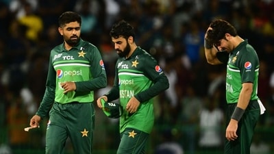 Pakistan's captain Babar Azam (L) and teammates (AFP) Pakistan's captain Babar Azam (L) and teammates (AFP)