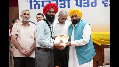 Punjab CM Bhagwant Mann gave appointment letters to 427 recruits in power, education, forest and other departments. (Sourced) Punjab CM Bhagwant Mann gave appointment letters to 427 recruits in power, education, forest and other departments. (Sourced)