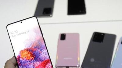 The recovered premium phones were worth around ₹25 lakh total. (Representational image/ AP) The recovered premium phones were worth around ₹25 lakh total. (Representational image/ AP)