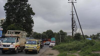 With the state government yet to release ₹200 crore for the Katraj-Kondhwa road widening project, PMC has diverted ₹30 crore of the civic body employees’ 7th Pay Commission funds to continue the works. (HT FILE) With the state government yet to release ₹200 crore for the Katraj-Kondhwa road widening project, PMC has diverted ₹30 crore of the civic body employees’ 7th Pay Commission funds to continue the works. (HT FILE)