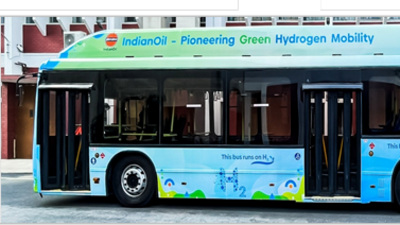 IndianOil is conducting operational trials of 15 fuel cell buses powered by green hydrogen. (PIB) IndianOil is conducting operational trials of 15 fuel cell buses powered by green hydrogen. (PIB)