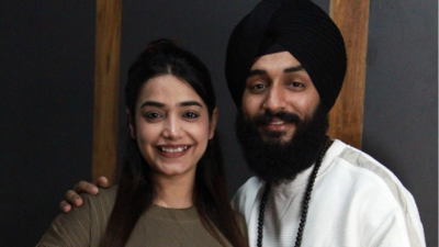 Kulhad Pizza couple Sehaj Arora and his wife Gurpreet Kaur. (Instagram/Gurpreet Kaur) Kulhad Pizza couple Sehaj Arora and his wife Gurpreet Kaur. (Instagram/Gurpreet Kaur)