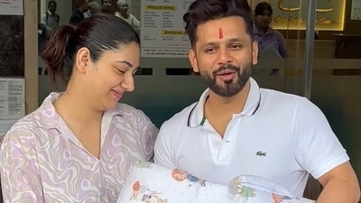 Rahul Vaidya celebrates his birthday after becoming a father with Disha Parmar. (Varinder Chawla) (Varinder Chawla)