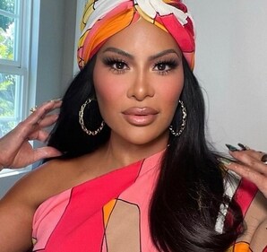 Jen Shah's Shocking Fall: From Real Housewives Star to Prison Inmate, and an Unexpected Bond Behind Bars with Elizabeth Holmes.
therealjienshah (Instagram) (Instagram) Jen Shah's Shocking Fall: From Real Housewives Star to Prison Inmate, and an Unexpected Bond Behind Bars with Elizabeth Holmes.
therealjienshah (Instagram) (Instagram)