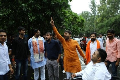 Even alumni of DU were present on campus on the day the votes were counted. (Manoj Verma/HT) Even alumni of DU were present on campus on the day the votes were counted. (Manoj Verma/HT)