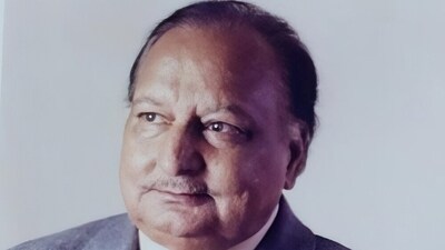 Veteran writer, director Prayag Raj died at the age of 88. Veteran writer, director Prayag Raj died at the age of 88.