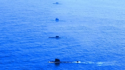 Kalveri, Shishumar and Sindhugosh class of Indian Navy patrolling in Indian Ocean. Kalveri, Shishumar and Sindhugosh class of Indian Navy patrolling in Indian Ocean.