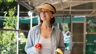 When it comes to maintaining a healthy diet while navigating social gatherings and travel adventures, the trick is to follow certain rules that keep you on the right track, says Nutritionist Karishma Shah as she gives healthy eating tips in her recent Instagram post. (Freepik) When it comes to maintaining a healthy diet while navigating social gatherings and travel adventures, the trick is to follow certain rules that keep you on the right track, says Nutritionist Karishma Shah as she gives healthy eating tips in her recent Instagram post. (Freepik)