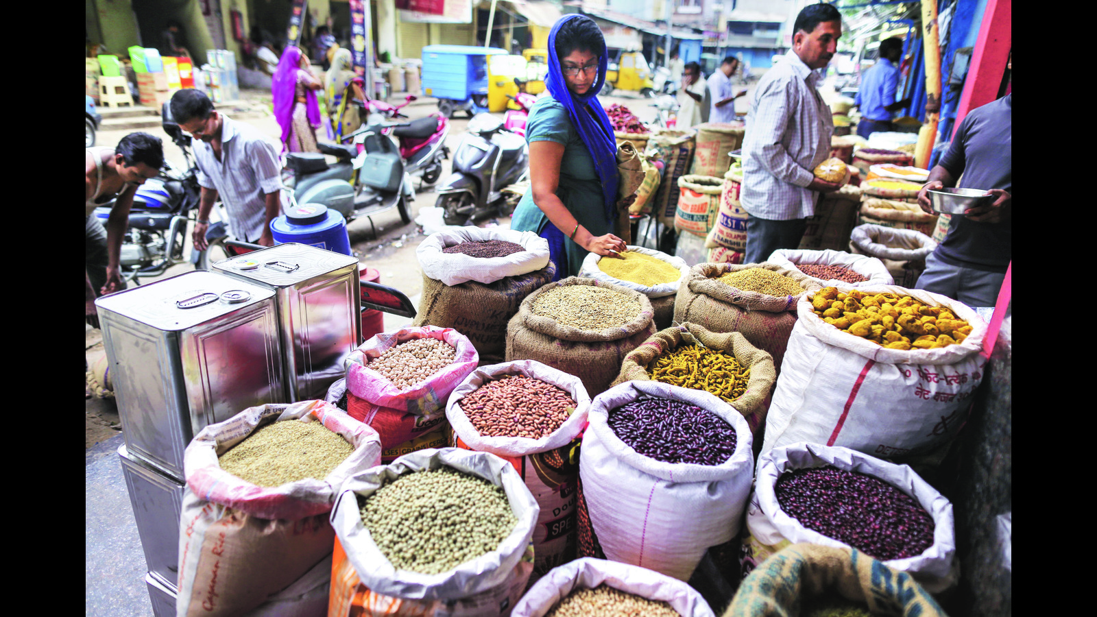 Govt extends stock holding limits for pulses till December 3 - Vimarsana News