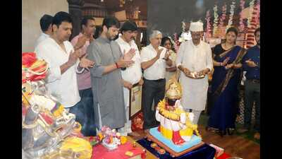 Ajit Pawar performs aarti at Kesari Wada Ganpati in city on Monday. (HT PHOTO) Ajit Pawar performs aarti at Kesari Wada Ganpati in city on Monday. (HT PHOTO)