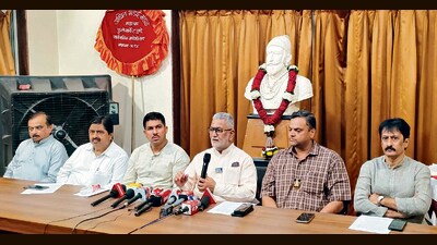 Anna Thorat (centre), president, Akhil Mandai Mandal at press conference on Monday. (HT PHOTO)