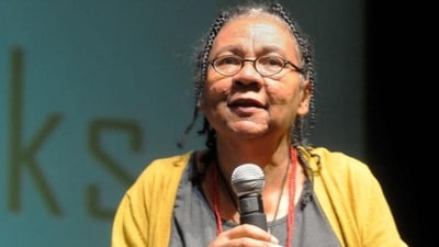 Gloria Jean Watkins (September 25, 1952 – December 15, 2021) better known as bell hooks (Flickr Commons) Gloria Jean Watkins (September 25, 1952 – December 15, 2021) better known as bell hooks (Flickr Commons)