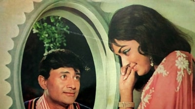 Hema Malini worked with Dev Anand in Johny Mera Naam Hema Malini worked with Dev Anand in Johny Mera Naam