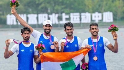 India's Satnam Singh, Parminder Singh, Jakar Khan, Sukhmeet Singh with their bronze medals (PTI) India's Satnam Singh, Parminder Singh, Jakar Khan, Sukhmeet Singh with their bronze medals (PTI)
