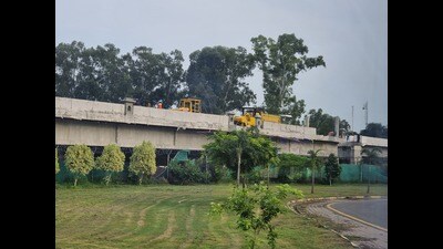 The corridor crosses the flood plains of the Ravi and is prone to flooding. (HT photo) The corridor crosses the flood plains of the Ravi and is prone to flooding. (HT photo)