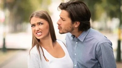 When one person starts to have problems with future plans related to closing the distance, it can show commitment issues. (Unsplash) When one person starts to have problems with future plans related to closing the distance, it can show commitment issues. (Unsplash)