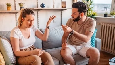 Excessive jealousy or the urge to control the other person is a red flag for all relationships. (Unsplash) Excessive jealousy or the urge to control the other person is a red flag for all relationships. (Unsplash)