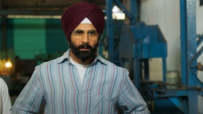 Akshay Kumar plays the lead in Mission Raniganj. Akshay Kumar plays the lead in Mission Raniganj.