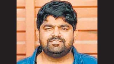 A court in Haryana’s Pataudi has issued a fresh production warrant against cow vigilante Monu Manesar, who is in judicial custody in Rajasthan in Nasir-Junaid murder case, in an attempt-to-murder case, a police official said here. (HT File)