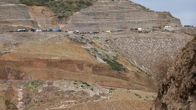 The explosion at a fuel depot in Nagorny Karabakh left at least 20 people dead and more than 280 injured, the Armenian separatist authorities announced, in the midst of an exodus of thousands of civilians fleeing the arrival of Azerbaijani troops. (AFP)
