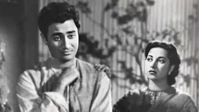 Dev Anand delivered so many hit songs in his career. Dev Anand delivered so many hit songs in his career.