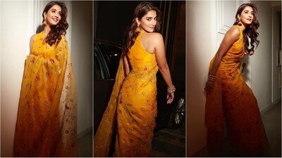 Pooja Hegde recently made her fans swoon as the stunning actress donned a six-yards of grace. With the Indian festive season just upon us, Pooja's stunning look in a mesmerising yellow saree is a perfect ethnic outfit inspiration. The actress proves her sartorial prowess in back-to-back head-turning ethereal looks in glamorous sarees and her Insta diaries are a perfect inspiration for your festive wardrobe. Let's take some style notes from the diva. (Instagram/@hegdepooja) Pooja Hegde recently made her fans swoon as the stunning actress donned a six-yards of grace. With the Indian festive season just upon us, Pooja's stunning look in a mesmerising yellow saree is a perfect ethnic outfit inspiration. The actress proves her sartorial prowess in back-to-back head-turning ethereal looks in glamorous sarees and her Insta diaries are a perfect inspiration for your festive wardrobe. Let's take some style notes from the diva. (Instagram/@hegdepooja)