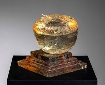 This art exhibition has works of artists such as Shilpa Gupta, Atul Dodiya, Atul Bhalla, and BV Doshi among others. This art exhibition has works of artists such as Shilpa Gupta, Atul Dodiya, Atul Bhalla, and BV Doshi among others.