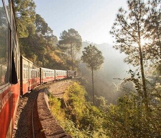 Kalka-Shimla Railway connects the town of Kalka in Haryana to the hill station of Shimla in Himachal Pradesh. (Pinterest)