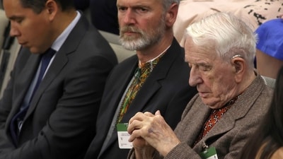 Nazi veteran Yaroslav Hunka, right, waits for the arrival of Ukrainian President Volodymyr Zelensky in the House of Commons in Ottawa.