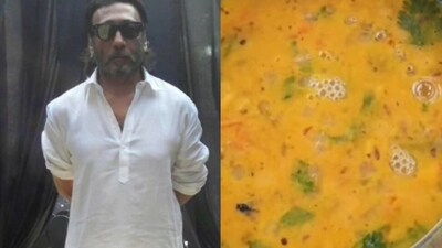 Jackie Shroff shared a video of his meal. Jackie Shroff shared a video of his meal.