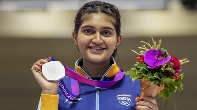 Silver medallist Esha Singh during the presentation ceremony of the women's 25m pistol rapid individual event at the 19th Asian Games (PTI)