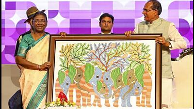 President Droupadi Murmu and Madhya Pradesh chief minister Shivraj Singh Chouhan during the 'India Smart Cities Conclave 2023', in Indore. (PTI) President Droupadi Murmu and Madhya Pradesh chief minister Shivraj Singh Chouhan during the 'India Smart Cities Conclave 2023', in Indore. (PTI)