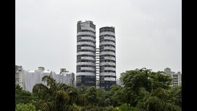 The 15 homebuyers were to be paid a total outstanding amount of ₹7.04 crore of which ₹2.55 crore remained (Sakib Ali/ HT Photo) The 15 homebuyers were to be paid a total outstanding amount of ₹7.04 crore of which ₹2.55 crore remained (Sakib Ali/ HT Photo)
