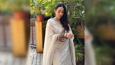 To complete her understated yet charming look, Karisma Kapoor wore a small black bindi.&nbsp; (Instagram/@therealkarismakapoor)