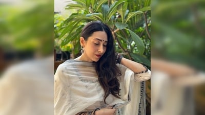 Sharing a string of images of herself in the set on her Instagram handle, Karisma Kapoor captioned her post, "Love bangles,bindis &amp; festivities."&nbsp; (Instagram/@therealkarismakapoor)