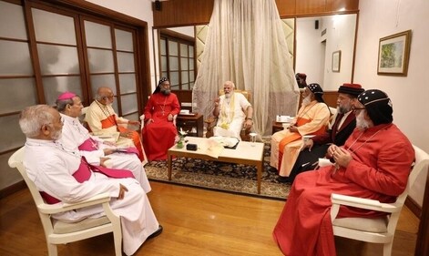 PM Modi meets top Kerala bishops PM Modi meets top Kerala bishops