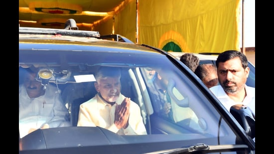 Telugu Desam Party (TDP) chief N. Chandrababu Naidu leaves for Vijayawada after being arrested by the CID in connection to the alleged corruption charges, in Nandyal on September 9. (ANI)