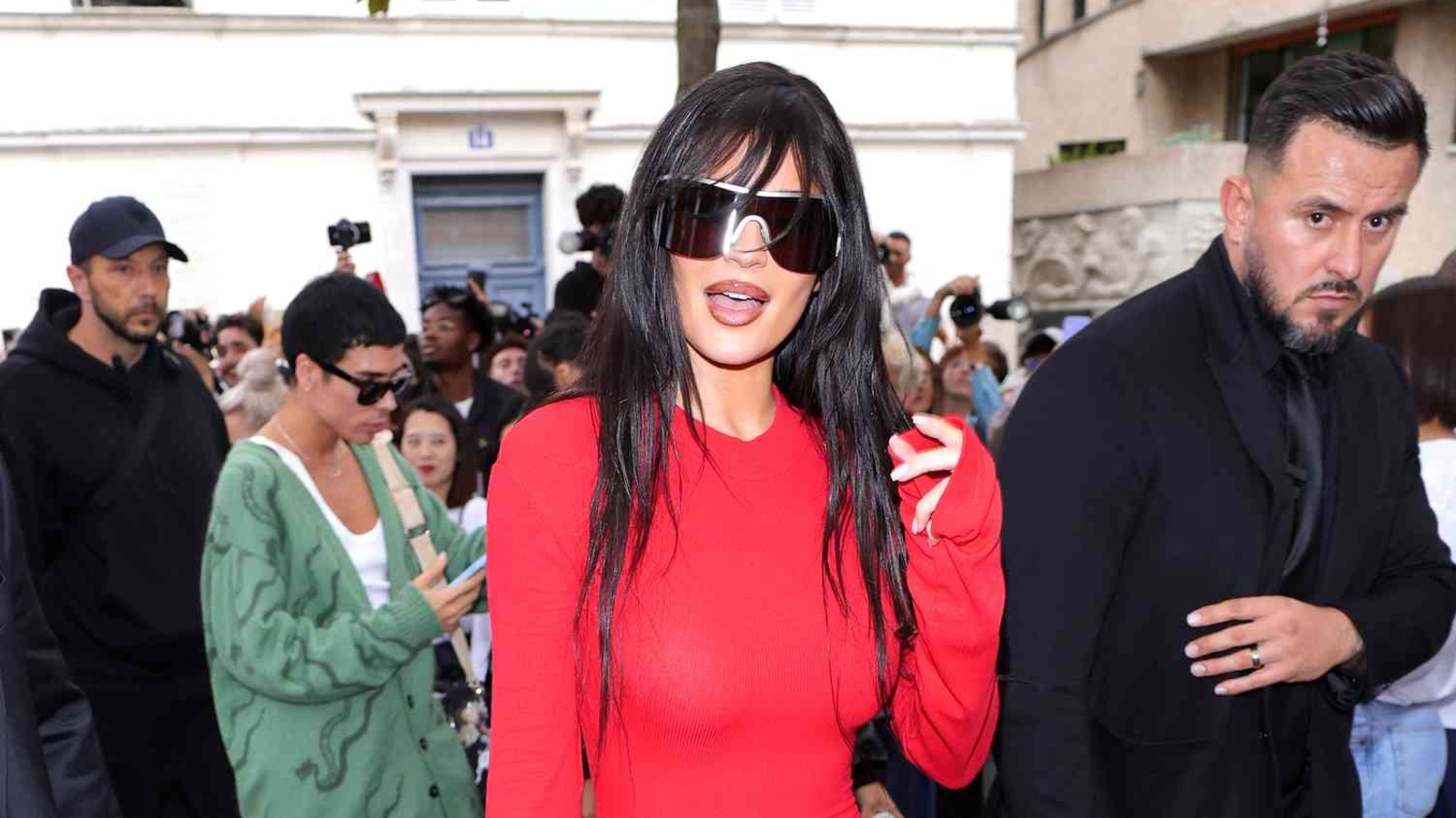 Kylie Jenner looks stunning in red during Paris event, but fans are worried - Vimarsana News