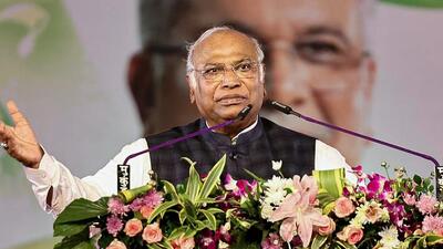 Congress chief Mallikarjun Kharge in Balodabazar-Bhatapara district of Chhattisgarh on Thursday. (PTI) Congress chief Mallikarjun Kharge in Balodabazar-Bhatapara district of Chhattisgarh on Thursday. (PTI)