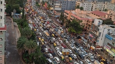 The traffic holdup resulted in a four-hour wait for many, with traffic police advising IT employees to leave their offices post 8pm. (Karnataka Weather/X) The traffic holdup resulted in a four-hour wait for many, with traffic police advising IT employees to leave their offices post 8pm. (Karnataka Weather/X)
