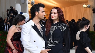American pop singer Joe Jonas filed for a divorce from his then-wife Sophie Turner on September 5, 2023. Since then the duo have been involved in a long battle of children's custody and blame.