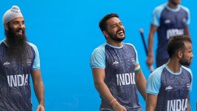 The men's hockey team, on the other hand, all but assured themselves of a spot in the semi-final after beating reigning gold medallists Japan 4-2.&nbsp; (PTI)