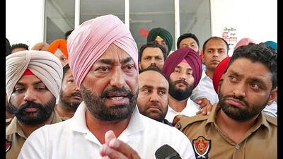 The arrest of Congress leader Sukhpal Singh Khaira, a fierce critic of the Bhagwant Mann-led Aam Aadmi Party (AAP) government, does not augur well for the alliance between the two parties in Punjab for parliamentary polls next year