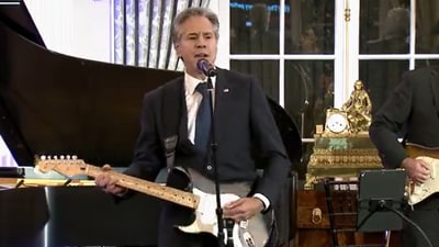 US State Secretary Antony Blinken plays guitar at the launch event of the Global Music Diplomacy Initiative (X/Secretary Antony Blinken) US State Secretary Antony Blinken plays guitar at the launch event of the Global Music Diplomacy Initiative (X/Secretary Antony Blinken)