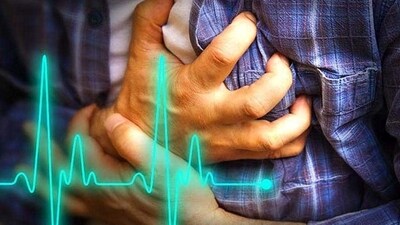 Dr Ambuj Roy says heart attacks in India are on rise due to multiple factors like poor diet, lack of exercise, tobacco use, uncontrolled high BP, stress and obesity. (Shutterstock) Dr Ambuj Roy says heart attacks in India are on rise due to multiple factors like poor diet, lack of exercise, tobacco use, uncontrolled high BP, stress and obesity. (Shutterstock)